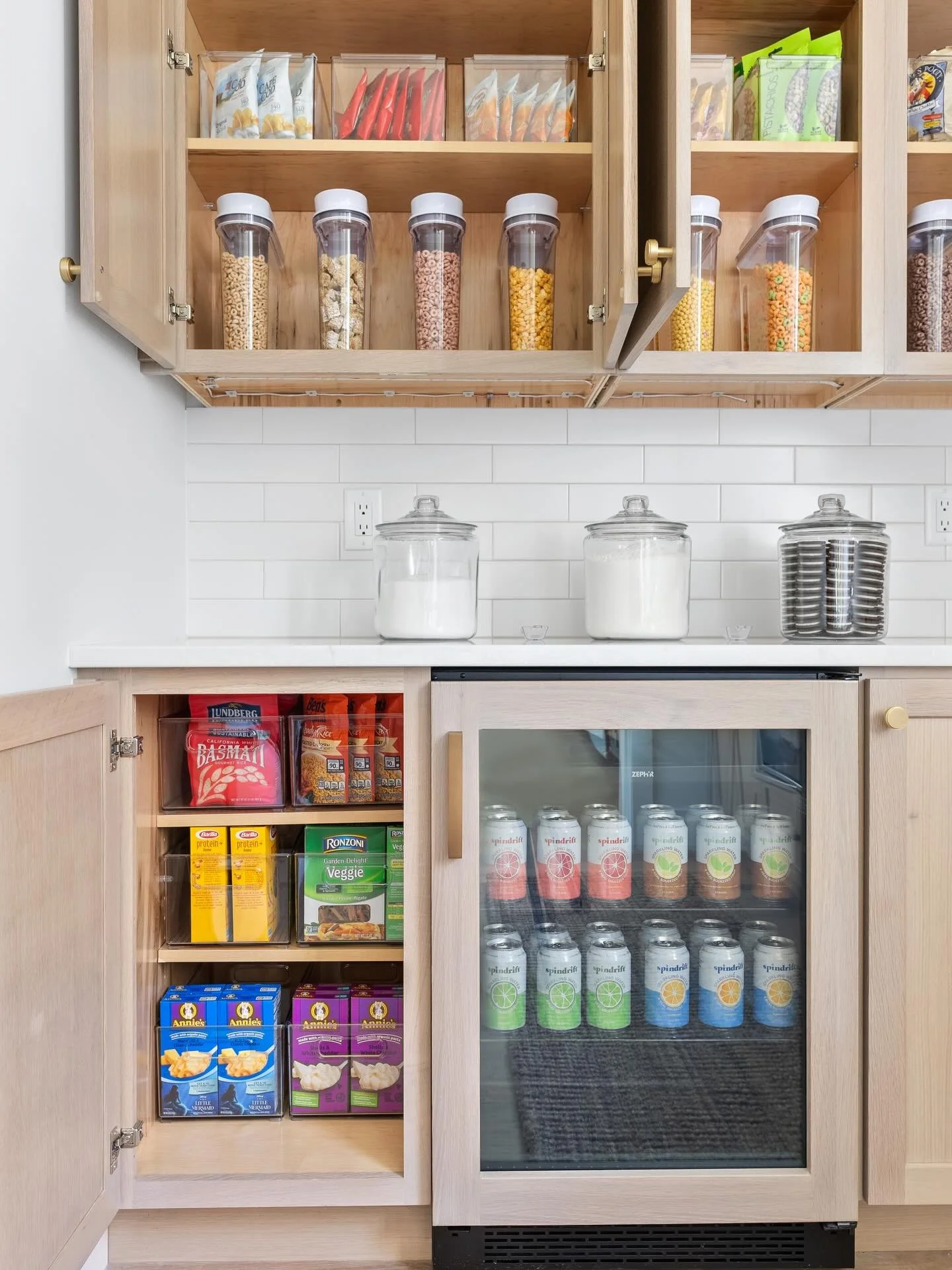 Some of our favorite pantries over the years. Style forward. Strategy driven. Because the best systems work hard and look good doing it.✨

Swipe to see + let us know which one is your favorite. 🍋