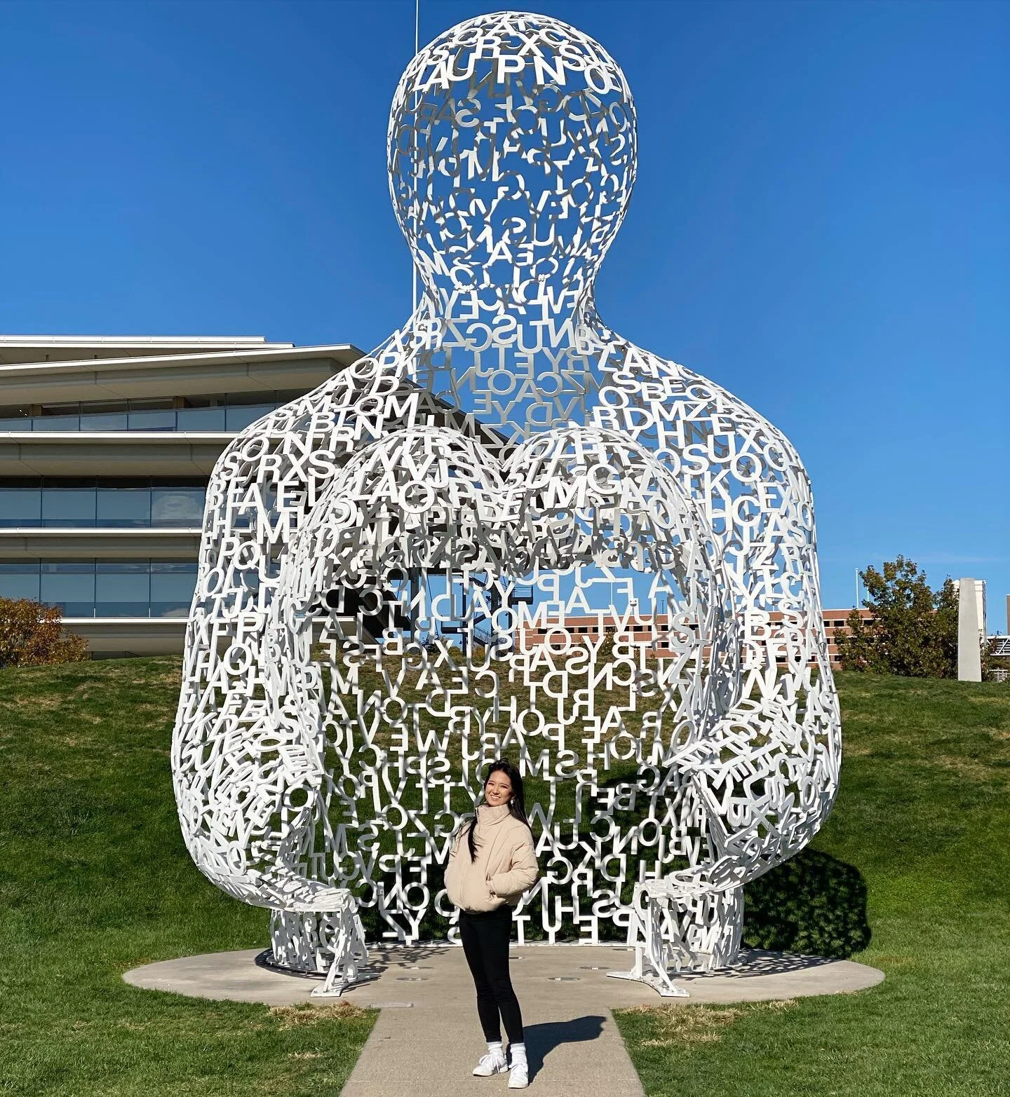 This pic may actually be worth 1000 words (or letters) 🤓 
Love road-tripping with my sweetie 🥰❤️
.
.
.
.
.
#mezzolife #mezzosoprano #roadtrip #statuegarden #operasingersofinstagram #opera #auditionseason #youngartist