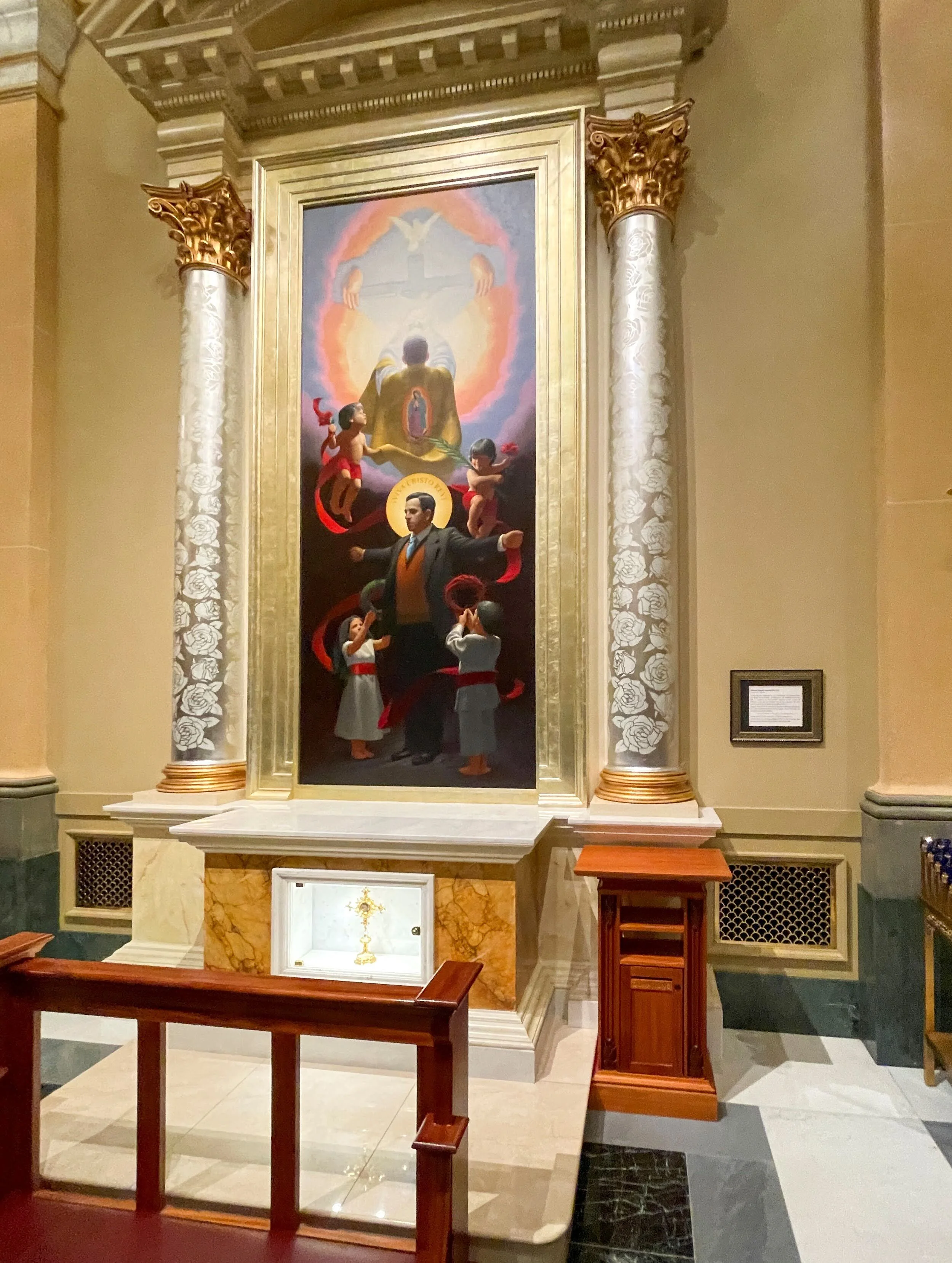 ShrineOfTheVirgin (25 of 46).jpg
