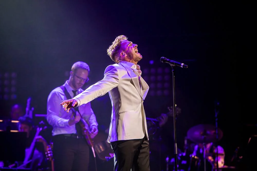 Listen to Your Heart feat. Rob Mills, Casey Donovan, Hugh Sheridan, Bobby Fox, Andy De Silva