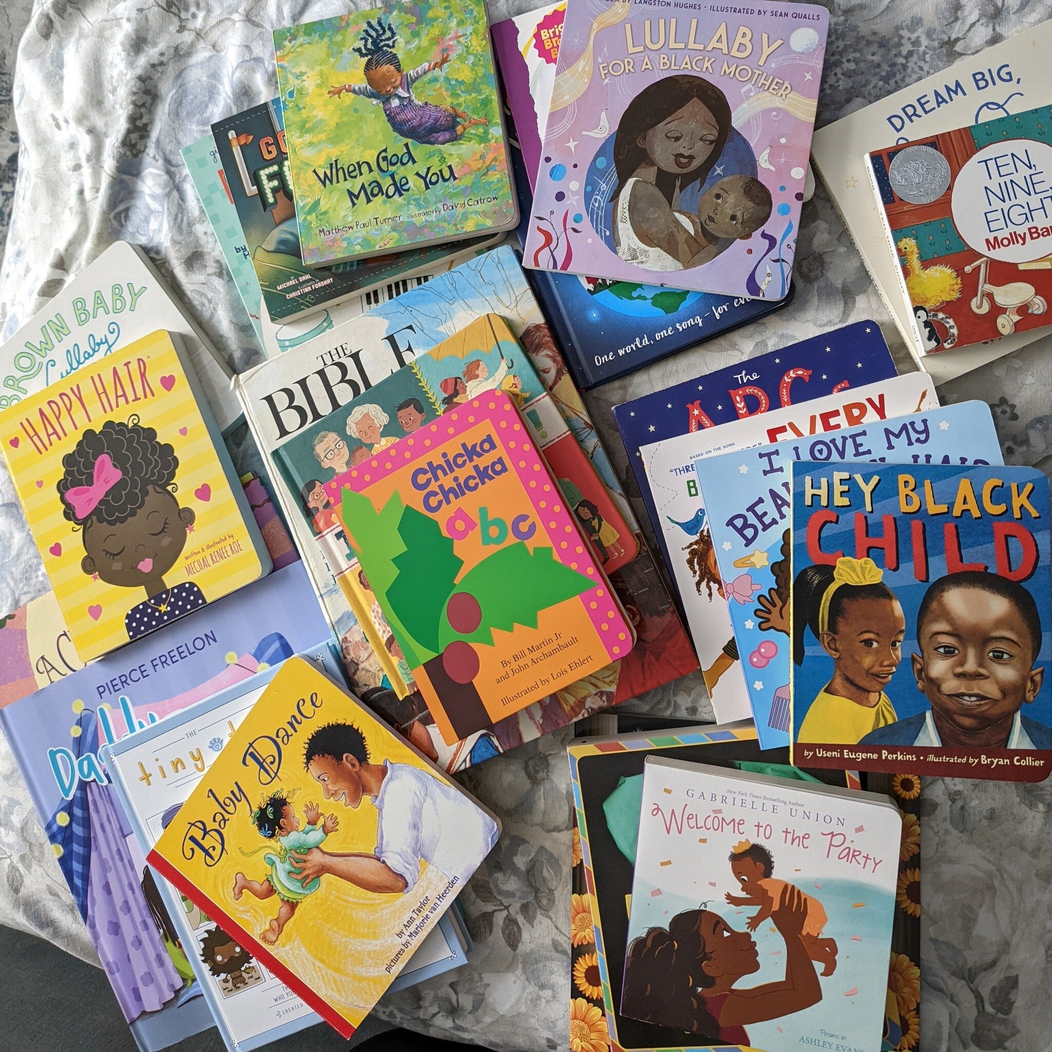 When you're 2 weeks old and Auntie is a teacher and librarian, you get allll the books! Love my baby girl 😘
.

.
.
#blackauthorsmatter #blackbabymagic #blackbabybooks