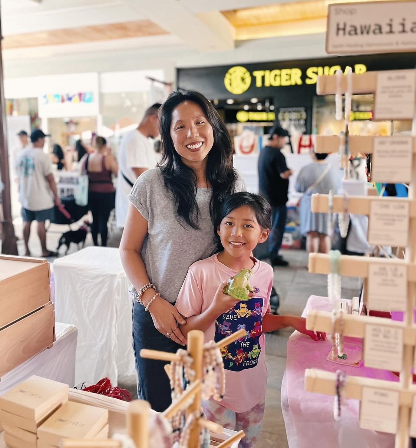 Every time you visit one of our markets, you&rsquo;re directly supporting Hawaii&rsquo;s community. Local families, artists, makers, and more. 🌎✨

We appreciate every single one of our shoppers and small business vendors who make our markets so spec