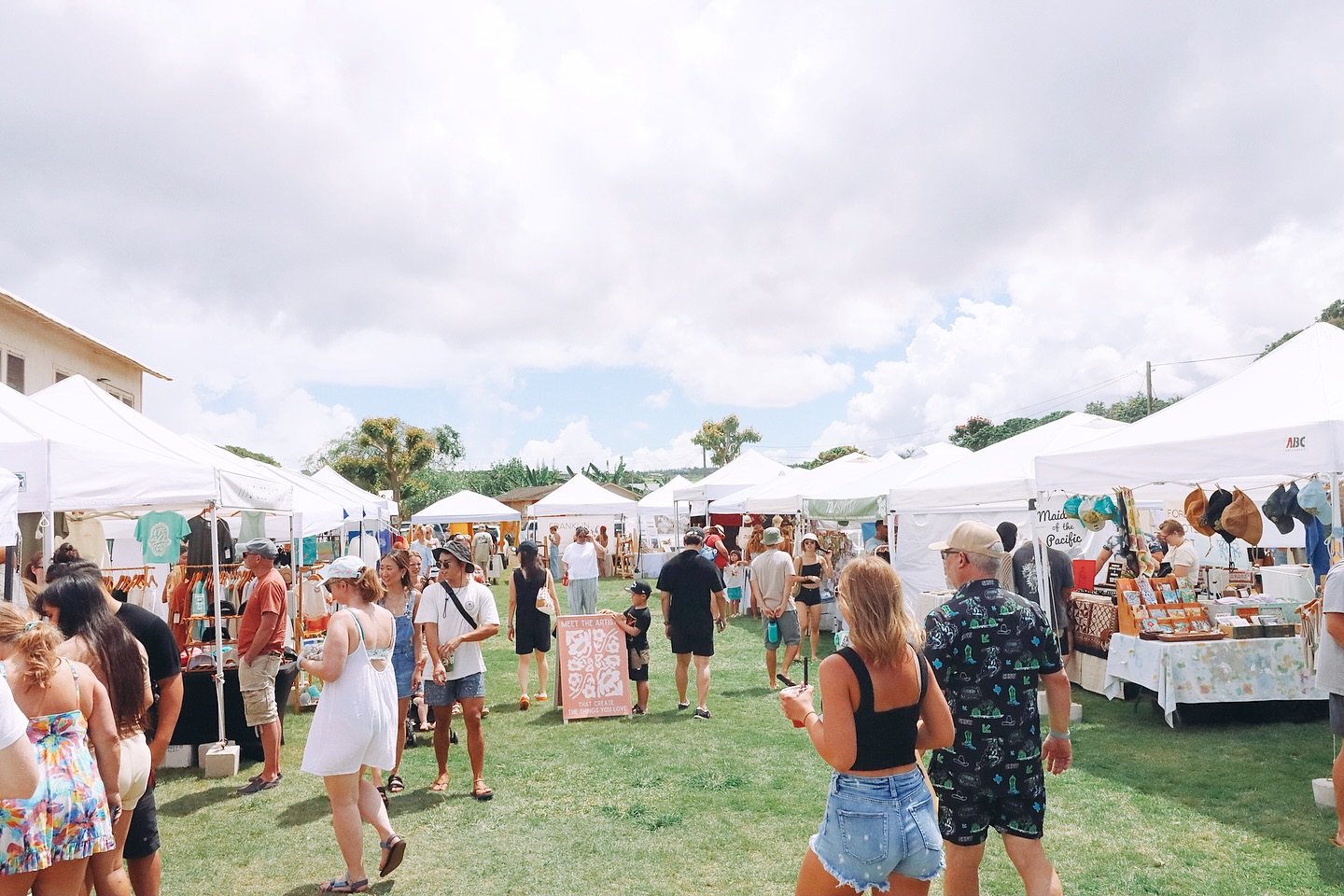 Celebrate the magic of the summer solstice with us in the heart of Haleiwa 〰️ tomorrow, Saturday, June 21st! 🌞

What better way to spend the longest day of the year than outside, surrounded by sunshine, good vibes, and our amazing community? 🫶🛍️

