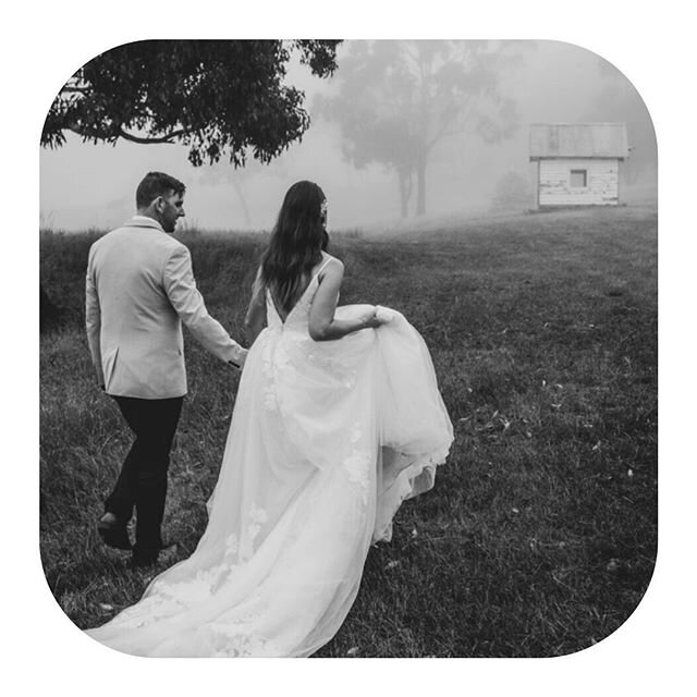 MISTY &bull; missing these misty, romantic wedding days....
⠀⠀
📷 @journeybylight_photography