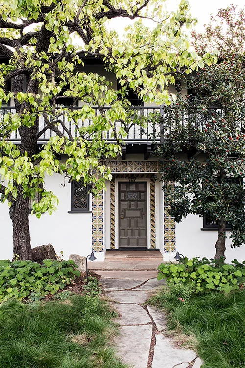 Historic-Spanish-Colonial-Revival-Front-Facade-in-Brentwood-Santa-Monica-Designed-by-Carol-Allen-of-Studio-Allen-Architects.jpg