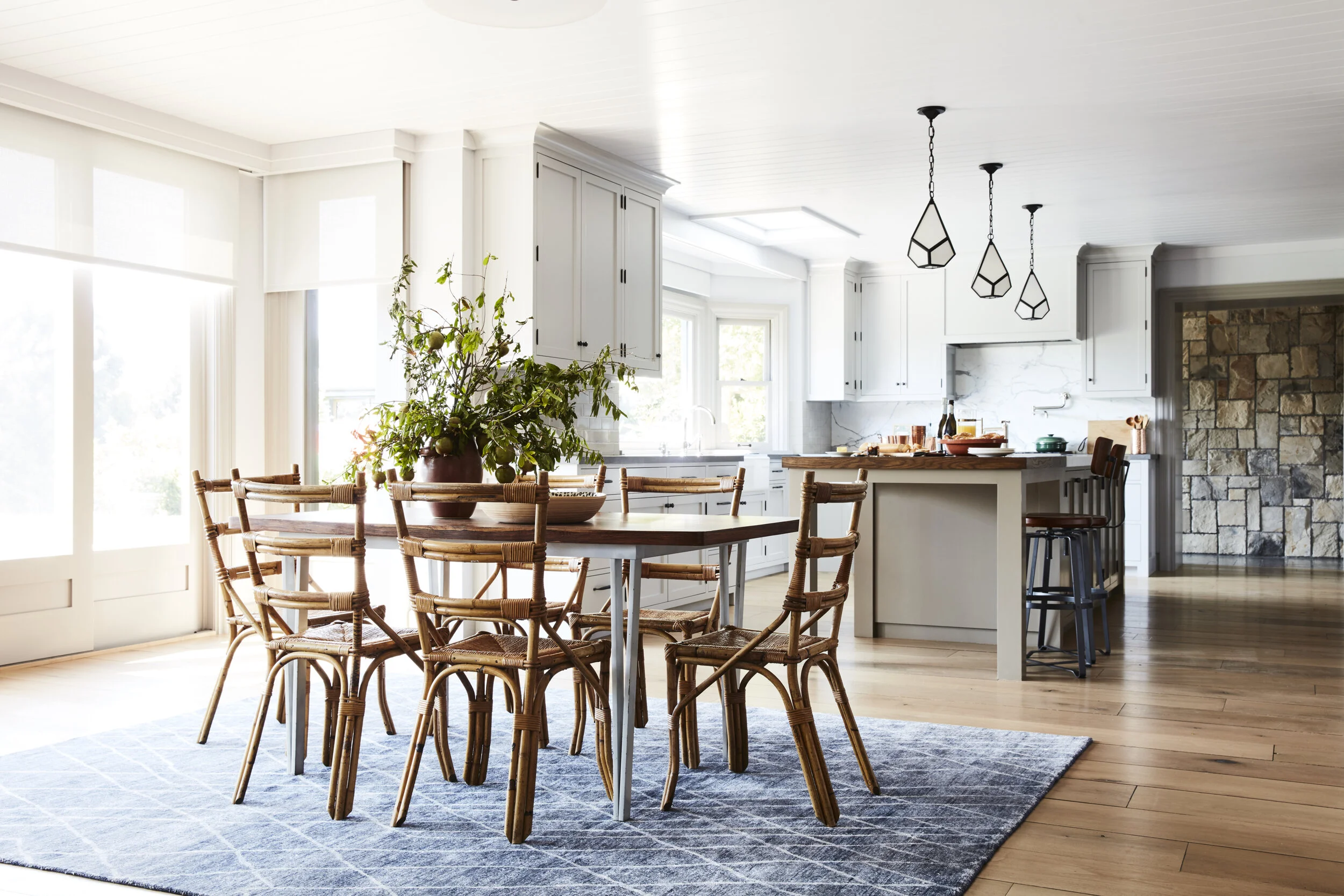 Breakfast-room-of-a-Modern-Craftsman-in-SantaMonica-Designed-by-Carol-Allen-of-Studio-Allen-Architects.jpg