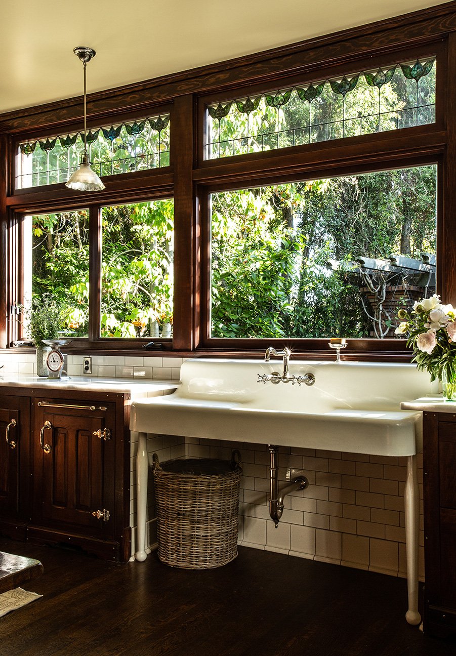 Historic-Craftsman-kitchen-in-LosAngeles-Designed-by-Carol-Allen-of-Studio-Allen-Architects_05.jpg