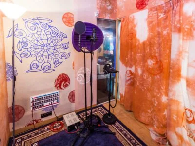 Studio-1-booth-2-400x300.jpg