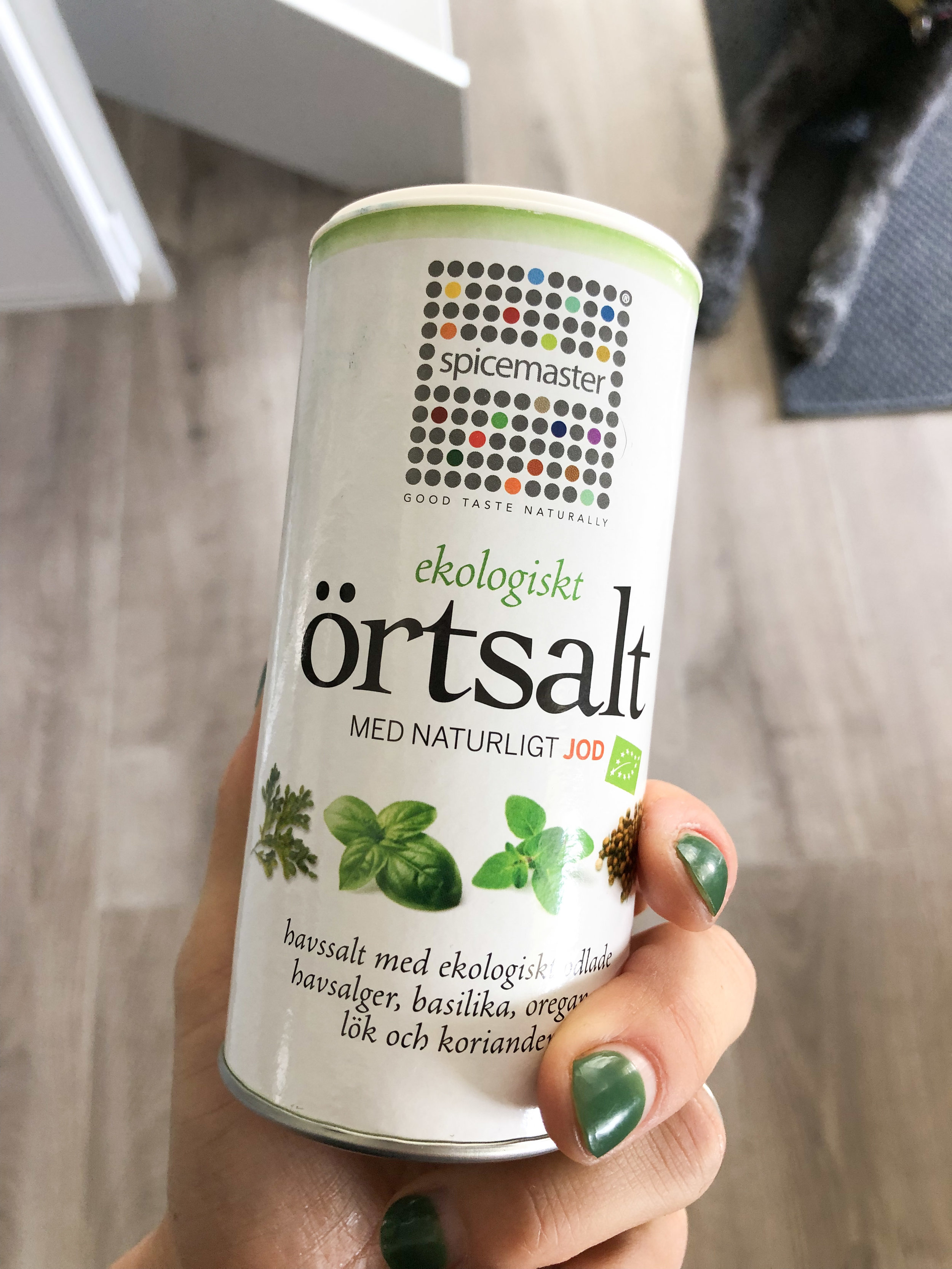 herbal seaweed salt (great source of iodine/jod)