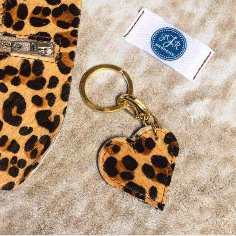 Just added two leopard print heart keyrings with gold hardware to the website! 
Only &pound;15 be quick!!!! 🐆💗