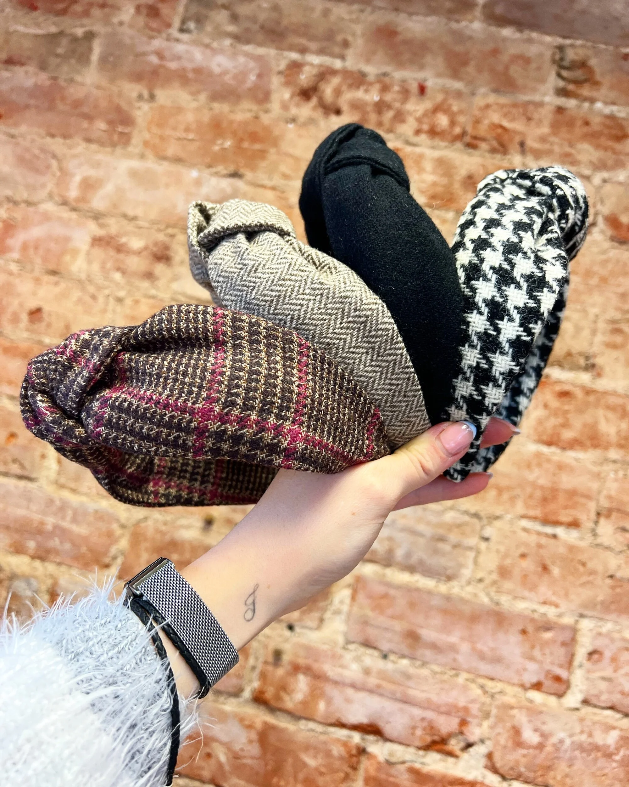 70DB627B-A1CD-4945-8AC7-B503253AED10