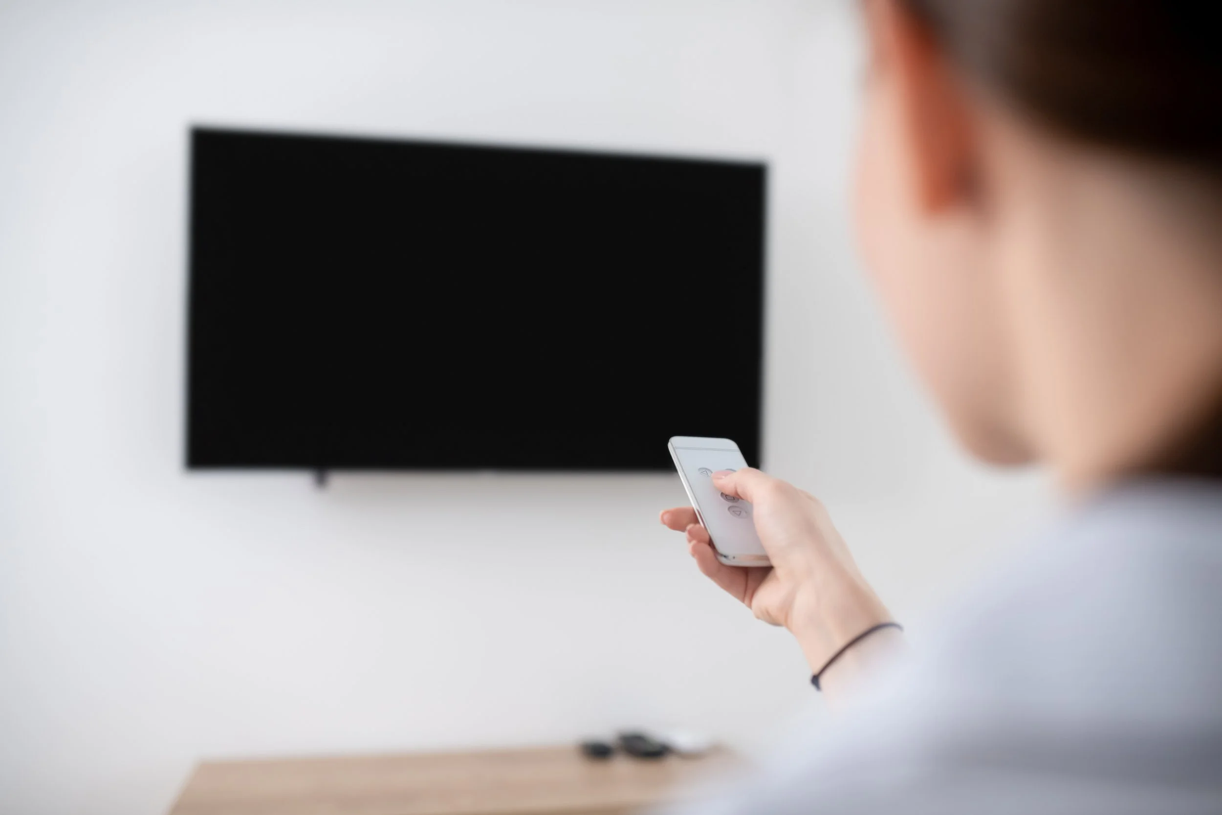 Lights Out, Screen Off/Make switching off part of your end-of-day routine. Lights, monitors and printers left on overnight waste energy. Simple habits like this can cut workplace electricity use up to 25%. How much could your office save?##