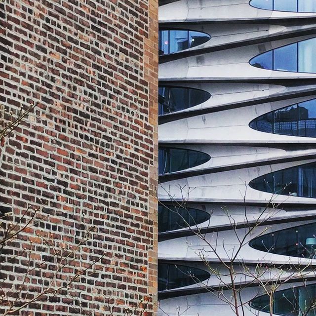 Old vs New on Highline... Remembering a master  #zahahadid #masterarchitect #nycarchitecture #highline #design #oldvsnew