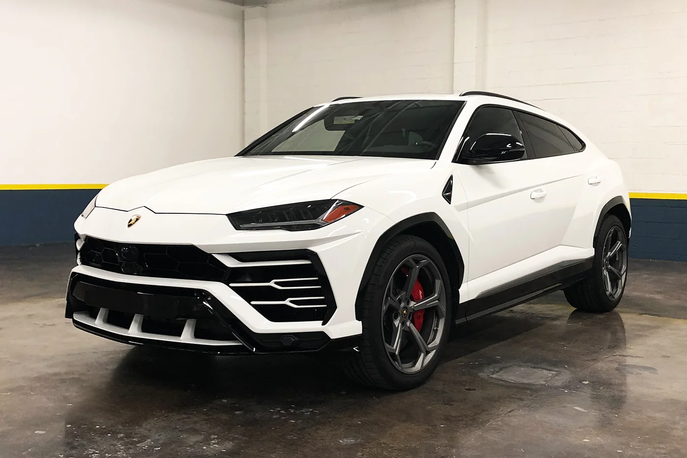 Lamborghini-Urus-_-Website5.jpg