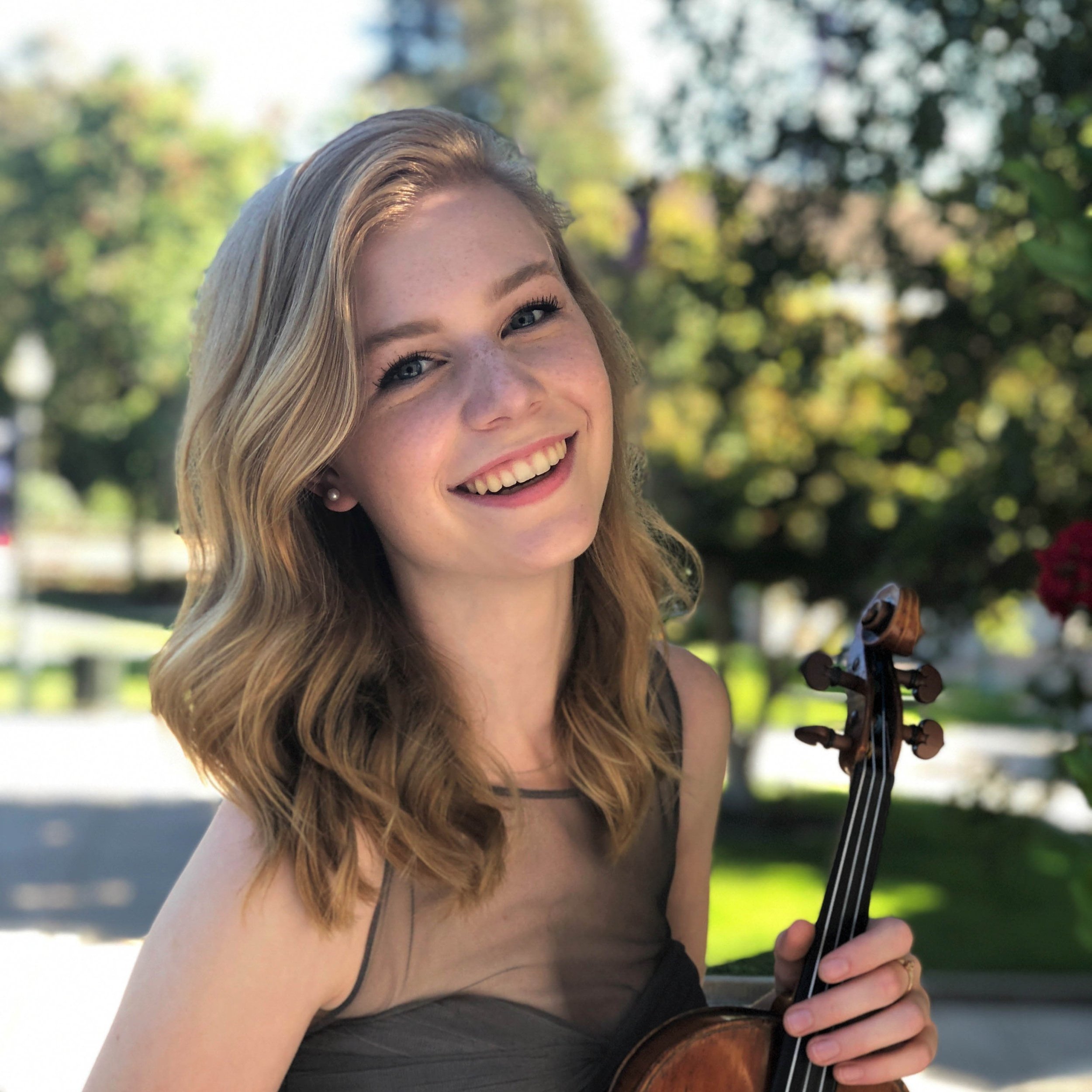 Kate Arndt, violin