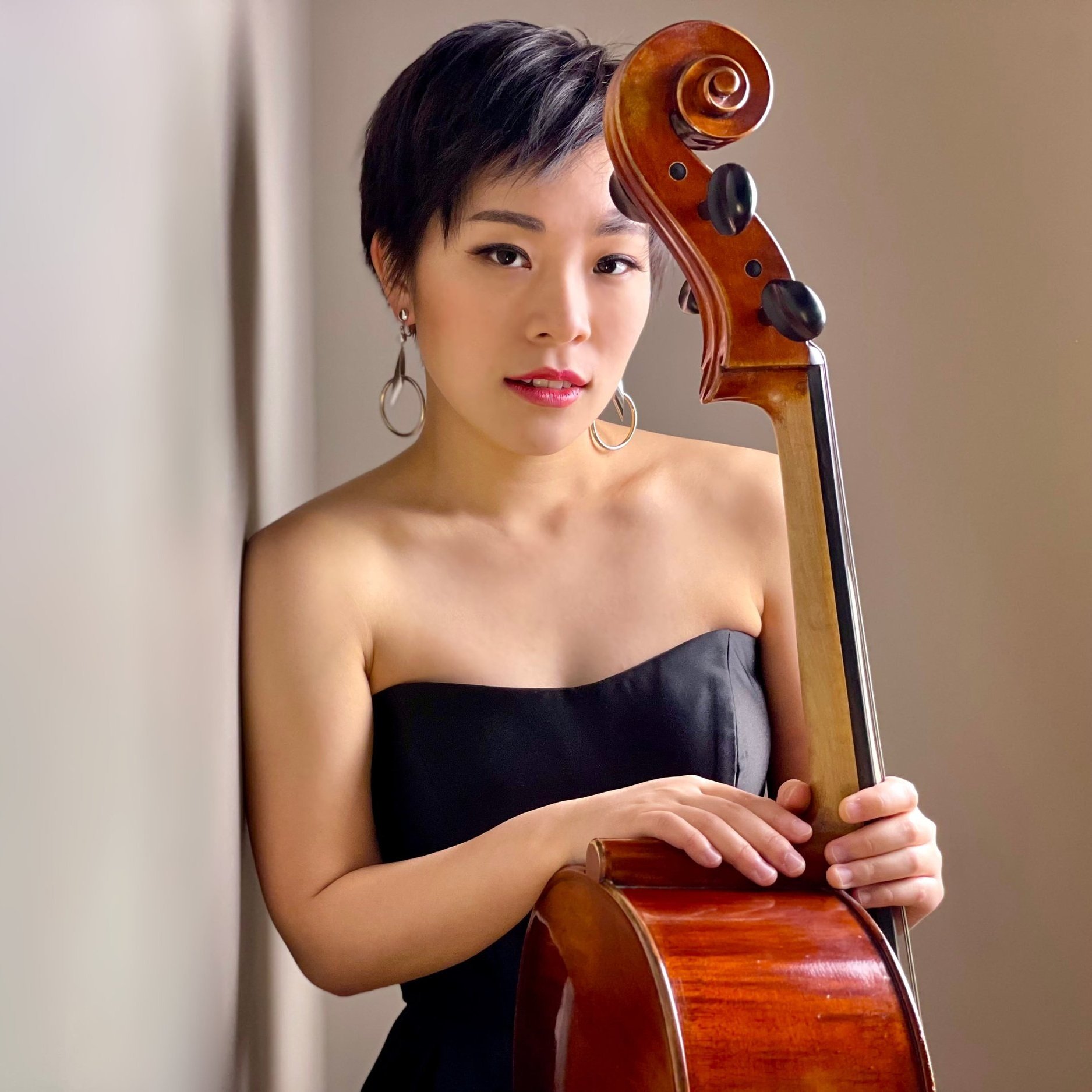 Elena Ariza, cello