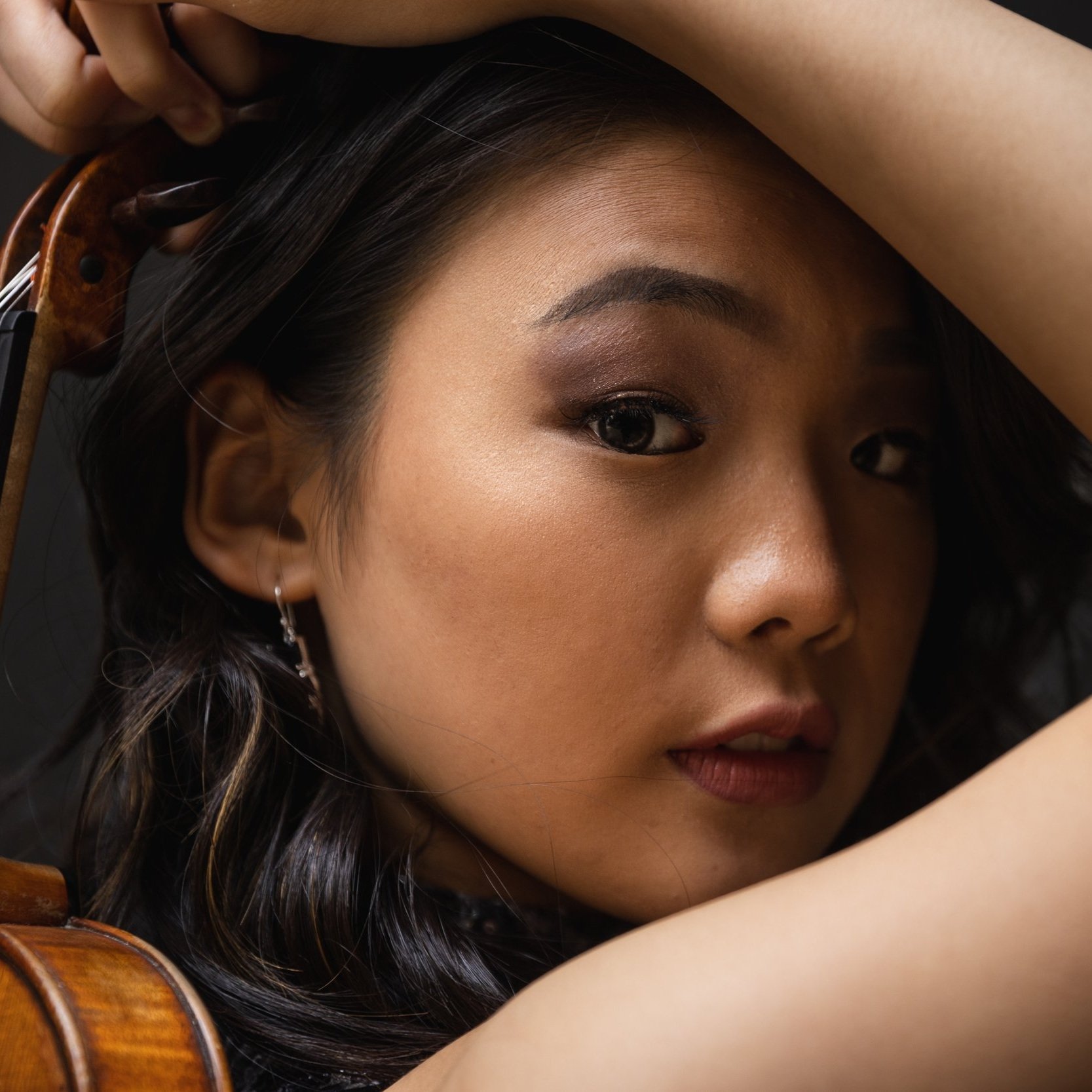 Miray Ito, violin
