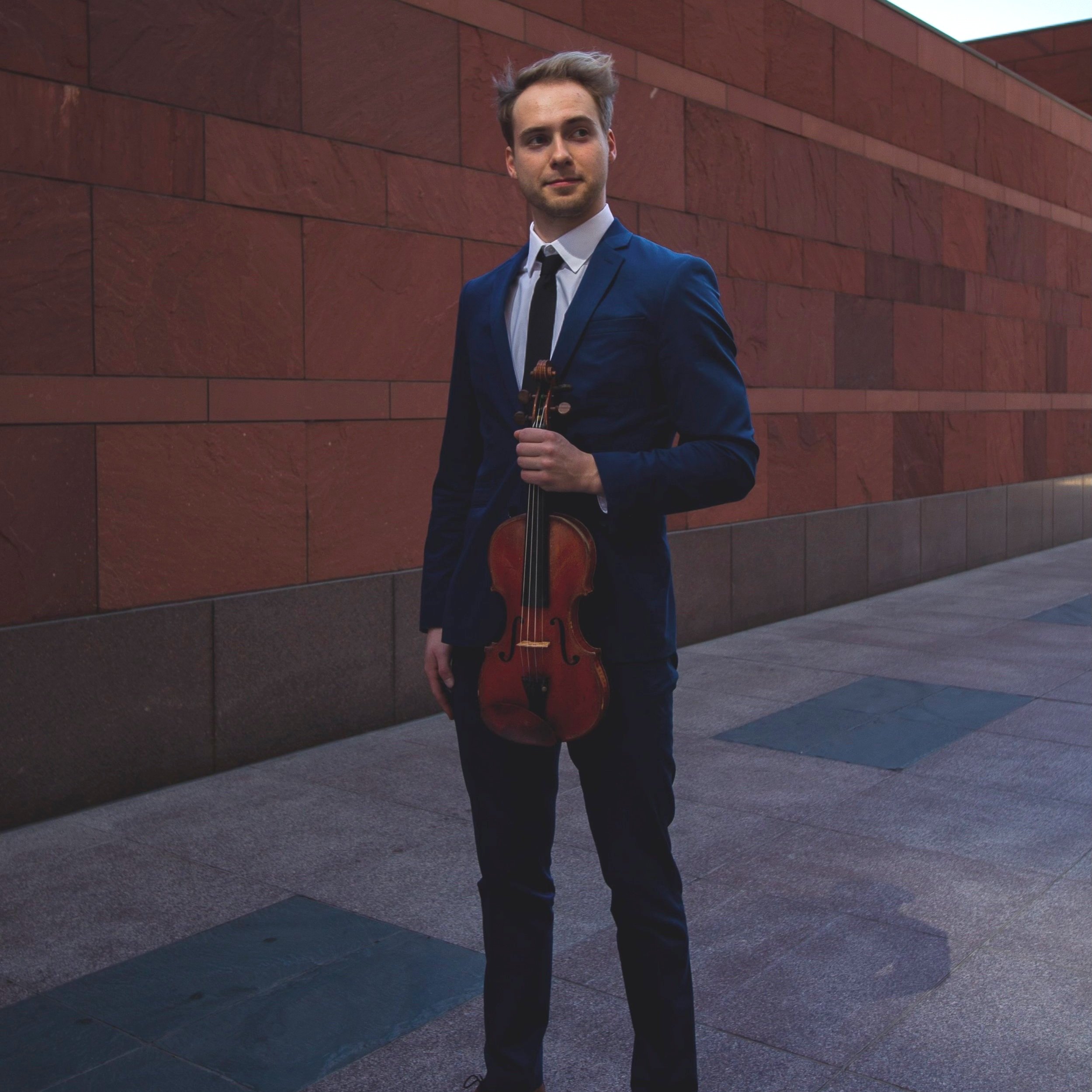 Evan Johanson, violin
