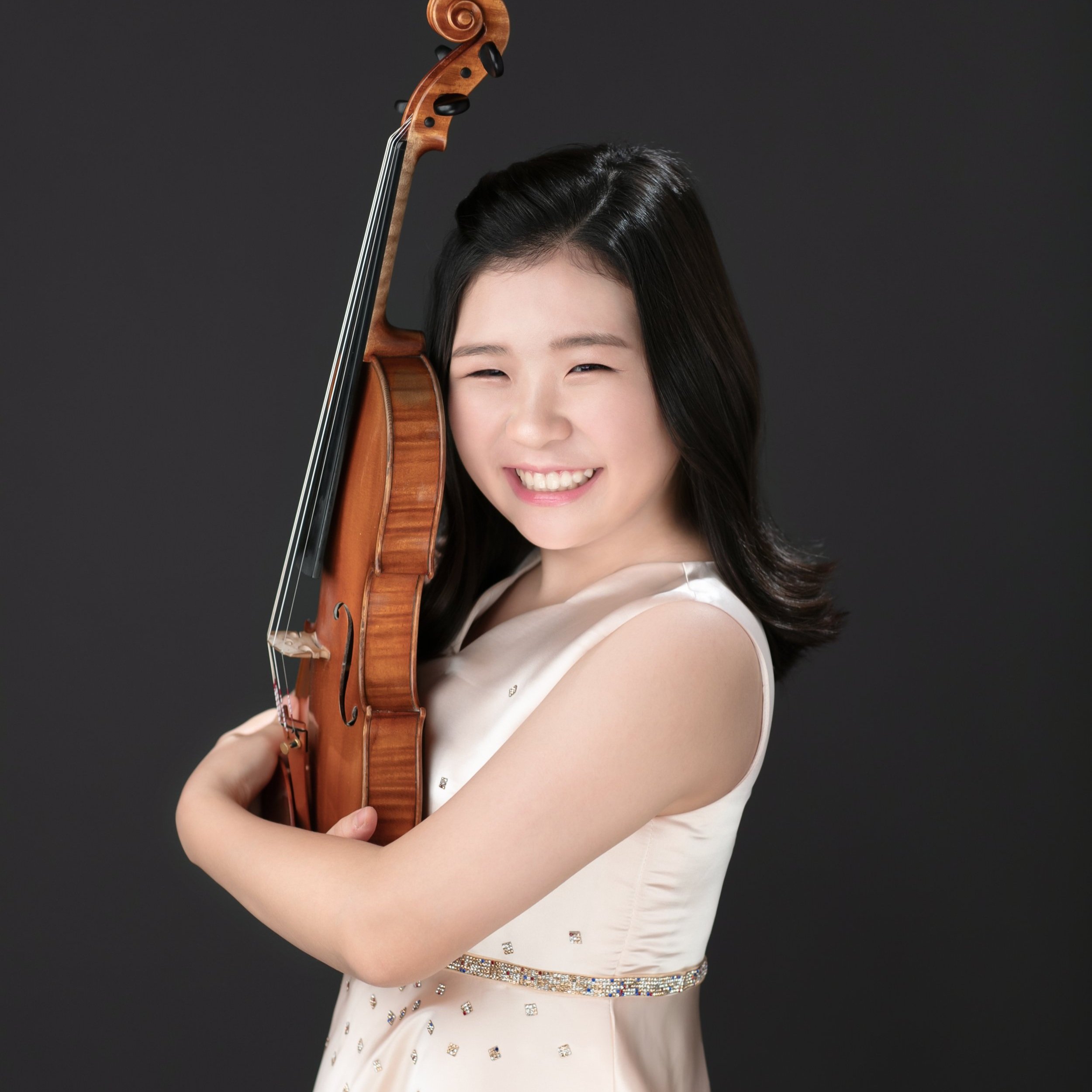 Laurentia Woo, violin