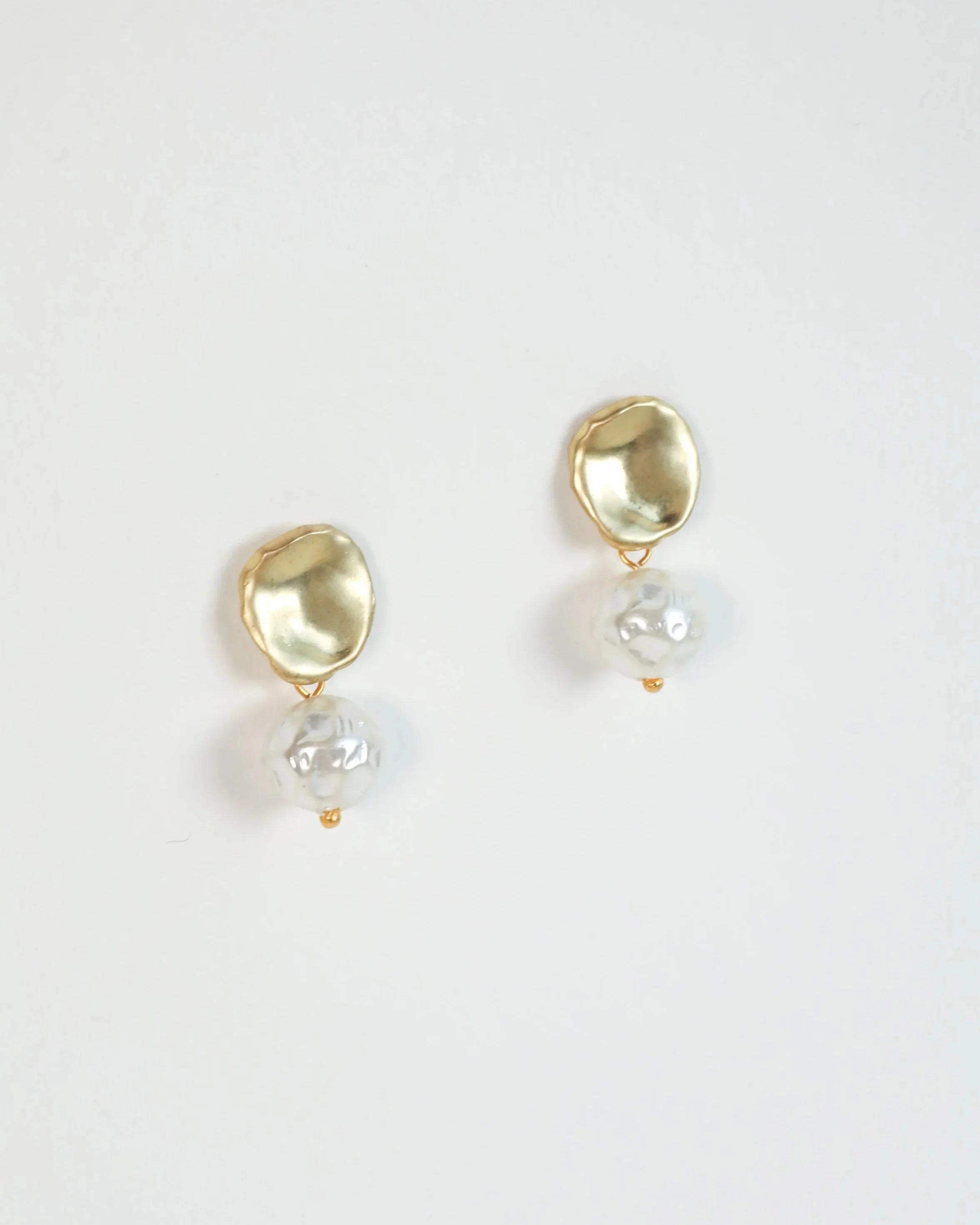 Calma Earrings