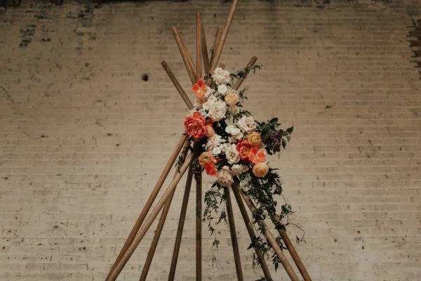Playful-Urban-Vow-Renewal-at-Brake-Clutch-Warehouse-Lauren-Nicole-Photography-3-600x400.jpg