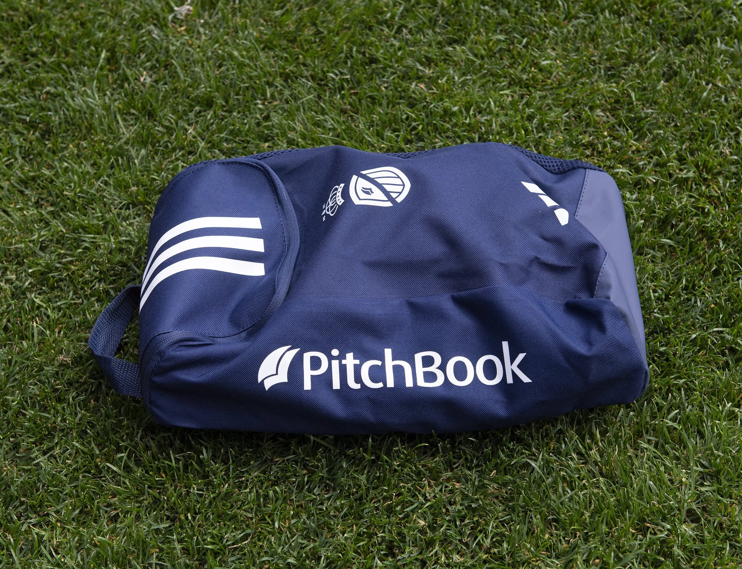 218-PITCHBOOK_football_2024 Alan Walter.JPG