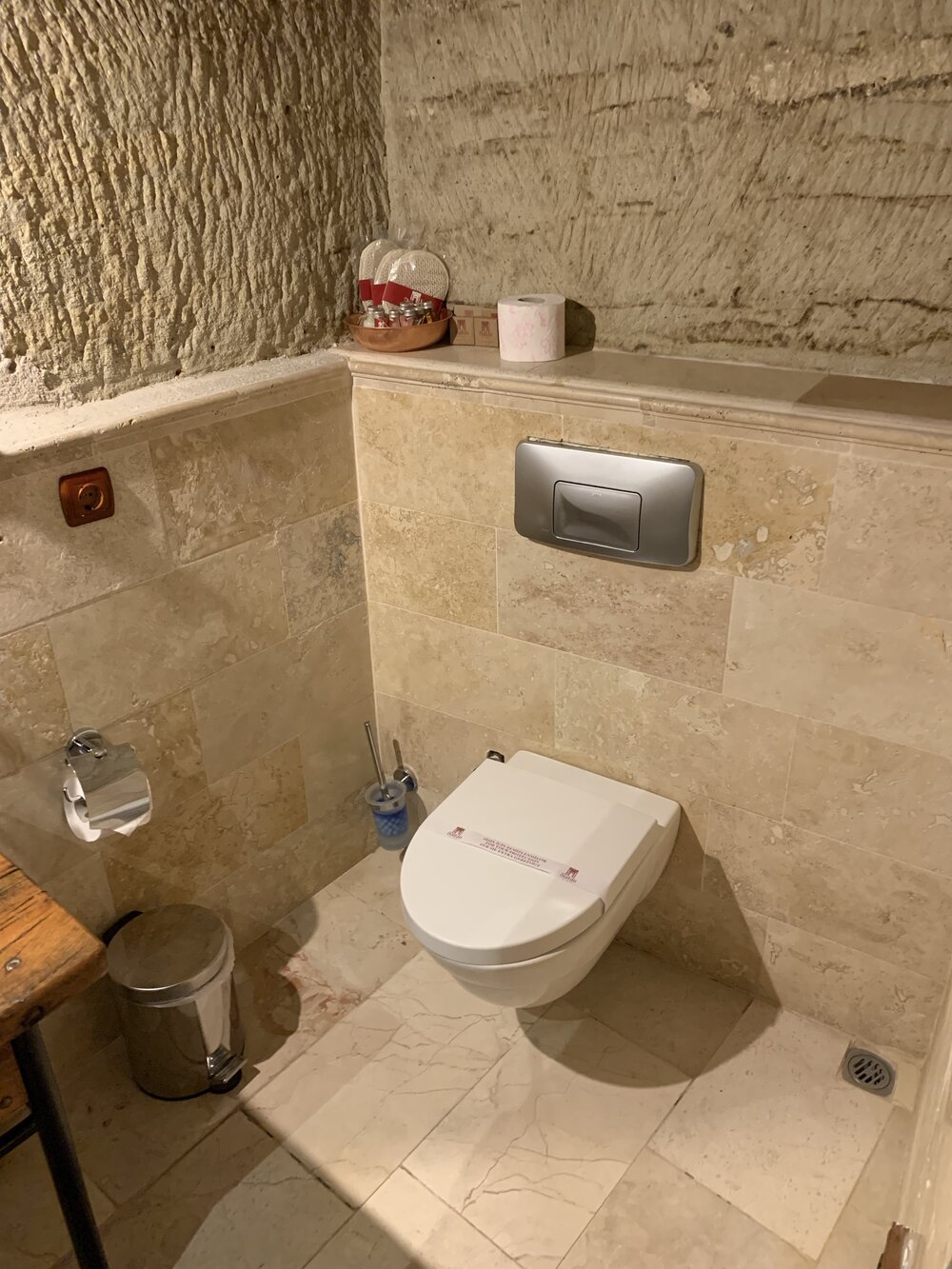 Bathroom in Sultan Cave Suites