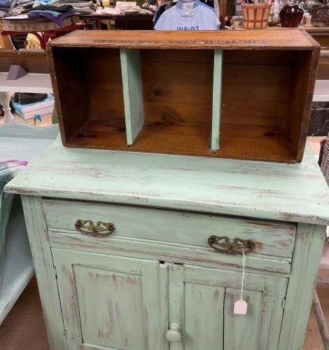 Small Hutch with Shelf.JPG