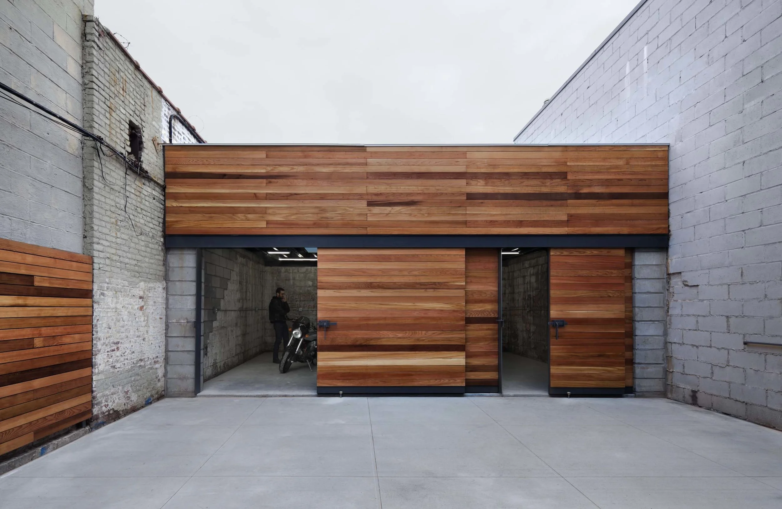 DameronArchitecture_BushwickMotorcycleGarage_photo.jpg
