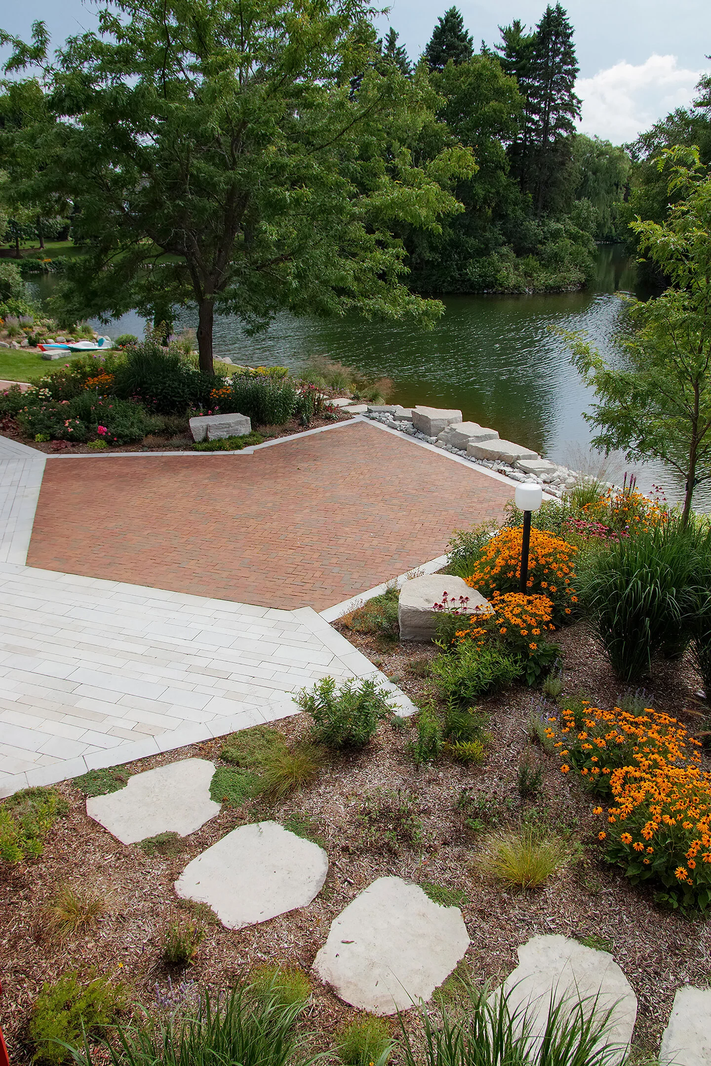 Lakeside Landscape — Dameron Architecture