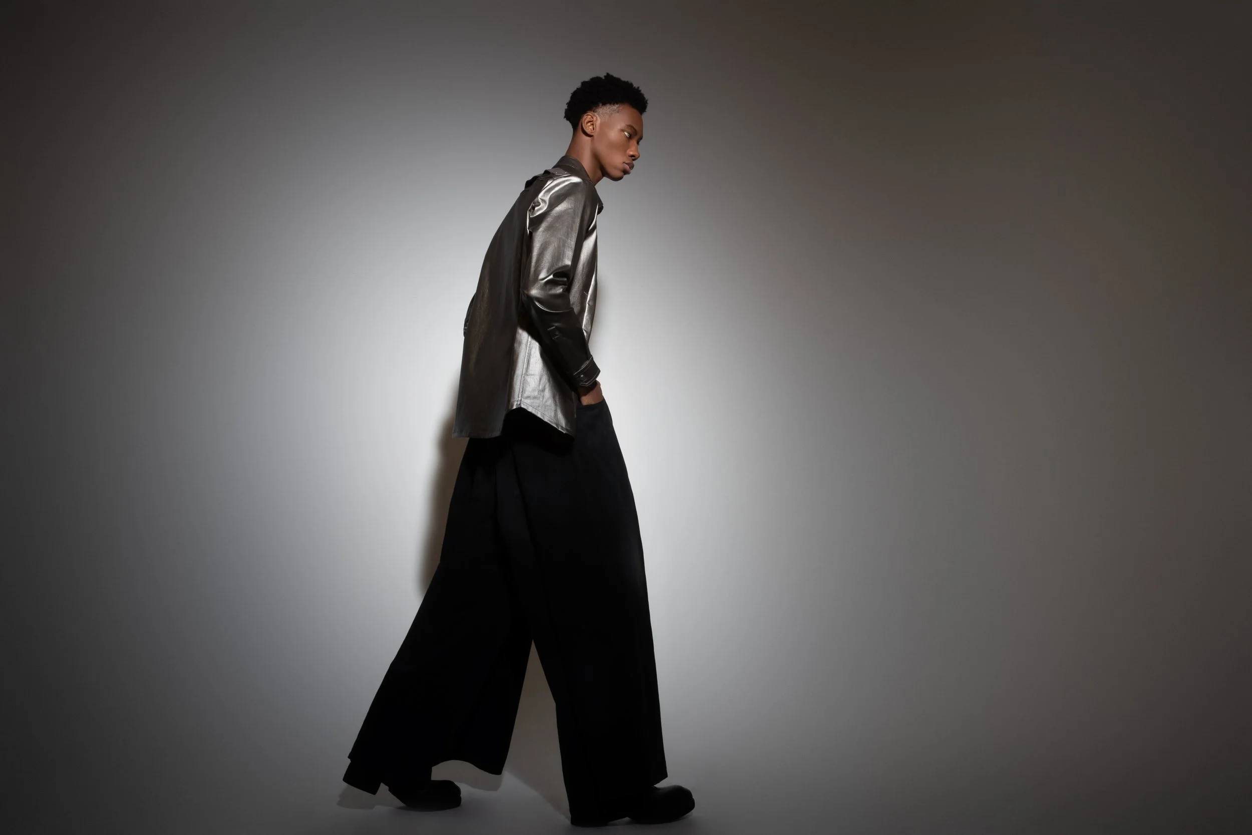 Rick-Owens_SS24_Fogpocket-Outershirt-In-Gun-Metal_2024_Antidote-Style-Editorial-AE1I4045.jpg