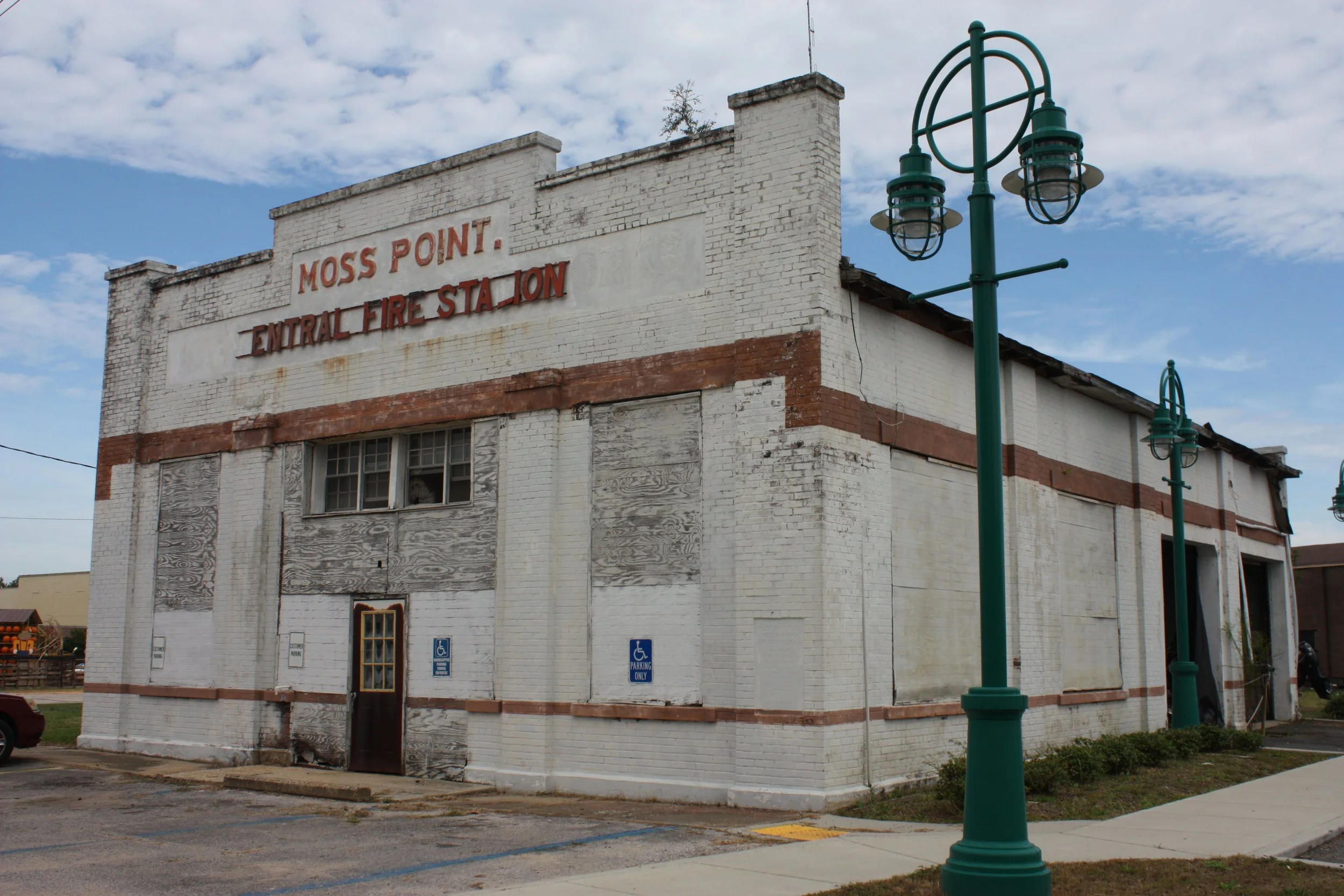 Moss Point Fire Station.JPG