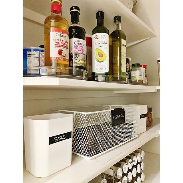 TIP: Don't lay tall items on their side.
⠀⠀⠀⠀⠀⠀⠀⠀⠀
The first step in this pantry transformation was to get those tall + bulky oils and vinegars off of their sides and upright so she could see them.  That meant moving them to a shelf that was tall eno