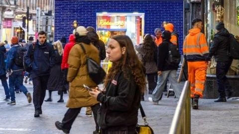 November Borrowing Hits Three-Year Low Amid Rising Inflation and Economic Concerns