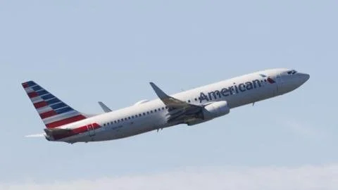 Flight Chaos Averted: American Airlines Overcomes Technical Glitch on Busy Travel Day