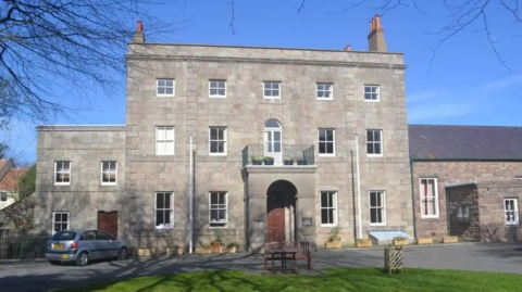 Alderney Political Turmoil: Second Resignation in Two Weeks