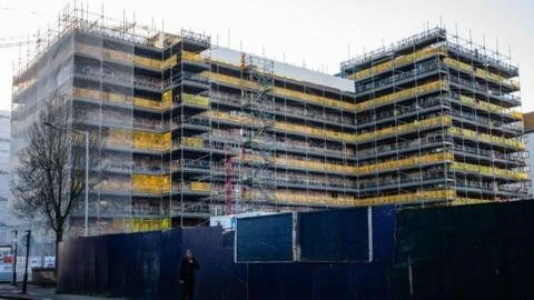 MPs Critique Government's Cladding Removal Plans as Insufficiently Ambitious
