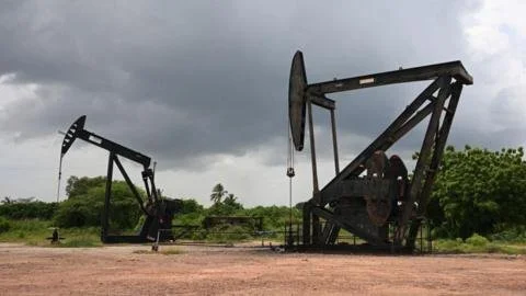 Trump's New Tariff Threats: Targeting Venezuelan Oil Purchasers