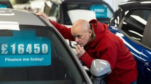 UK Car Industry on Edge as Trump Tariffs Threaten Economic Stability