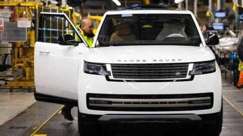 Tariff Turmoil: Jaguar Land Rover Hits Pause on US Exports Amid Trade Disruption