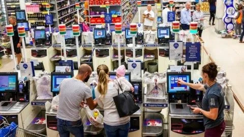 Self-Checkout Surveillance: Tesco's AI Cameras Spark Controversy and Humor