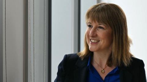 Caught in the Crossfire of Rules: Rachel Reeves' Gift Declaration Controversy