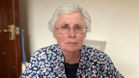 At 74, Nina Faces Heartbreak and Uncertainty: The Struggle Against Homelessness