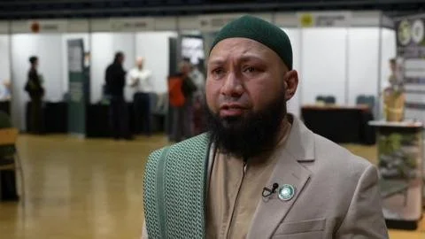 Controversy Unleashed: Green Party Leader's Defense of Anti-Rabbi Remarks Amid Ongoing Tensions