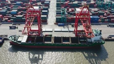 **Trade War Escalation: New Port Fees Ignite US-China Tensions**