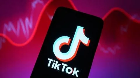 TikTok's Apology: A Massive Glitch Rolls Through US Users!