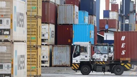 Unraveling Trade: How Trump's Tariffs Shattered Global Economics and What Lies Ahead