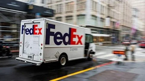 FedEx Takes a Stand: The Battle Over Trump Tariffs and Refunds
