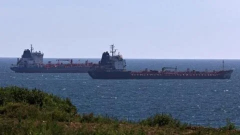 Is the US Turning a Blind Eye? Controversy Surrounds Russia Oil Sanctions Easing