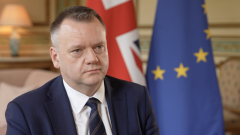 Navigating Uncertainty: The UK’s Bid for Stronger Ties with the EU Amidst Turbulent Times